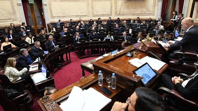 En este momento estás viendo El Senado estableció el 18 de julio como día de duelo nacional en homenaje a las víctimas del atentado a la AMIA