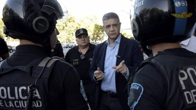 En este momento estás viendo Policía de Jorge Macri reprimió a colectiveros que reclamaban en la sede de la UTA