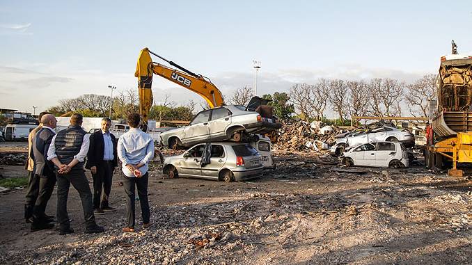 Lee más sobre el artículo La Ciudad compactó más de 2811 autos abandonados en las calles